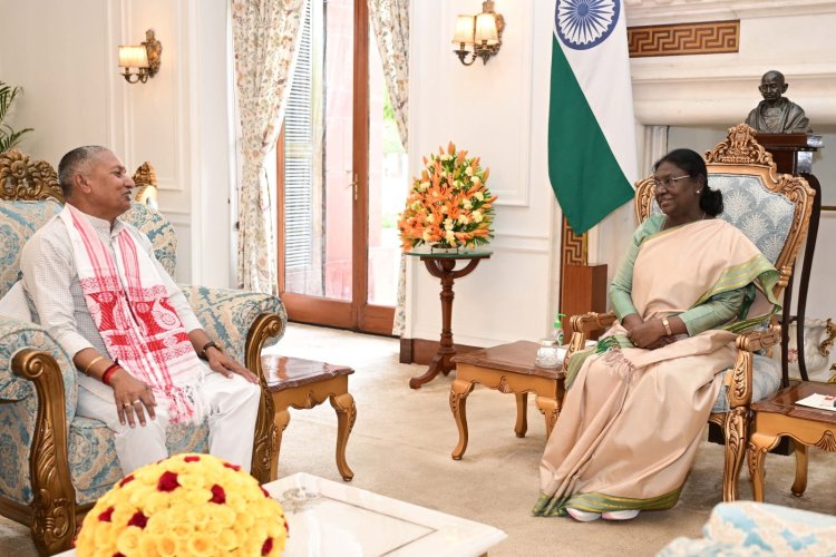 चतरा सांसद कालीचरण सिंह ने राष्ट्रपति द्रौपदी मुर्मू को मां भद्रकाली–कौलेश्वरी धाम आने का दिया न्योता