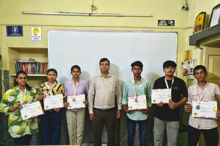 धनबाद में प्रतिभा का दम: मनीष कोचिंग के छात्रों ने ओलंपियाड में मारी बाज़ी, जिला टॉप कर बढ़ाया मान…