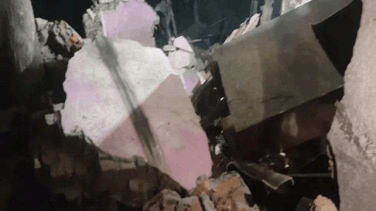 धनबाद में जमीन फटी और निगल गई जिंदगी! तीन घर जमींदोज, एक ही परिवार के 3 लोग मलबे में दबे