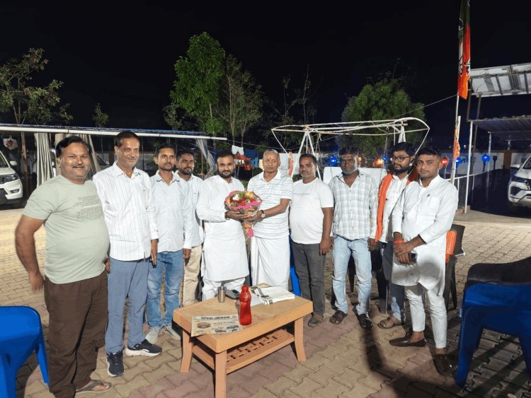 चतरा को आदर्श नगर बनाने की दिशा में बड़ी पहल: सांसद कालीचरण सिंह और अध्यक्ष अताउर रहमान की अहम बैठक