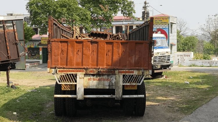 धनबाद में ‘ट्रक चोरी’ का ड्रामा फेल! मालिक ही निकला स्क्रैप घोटाले का मास्टरमाइंड, CCTV ने खोली पूरी साजिश