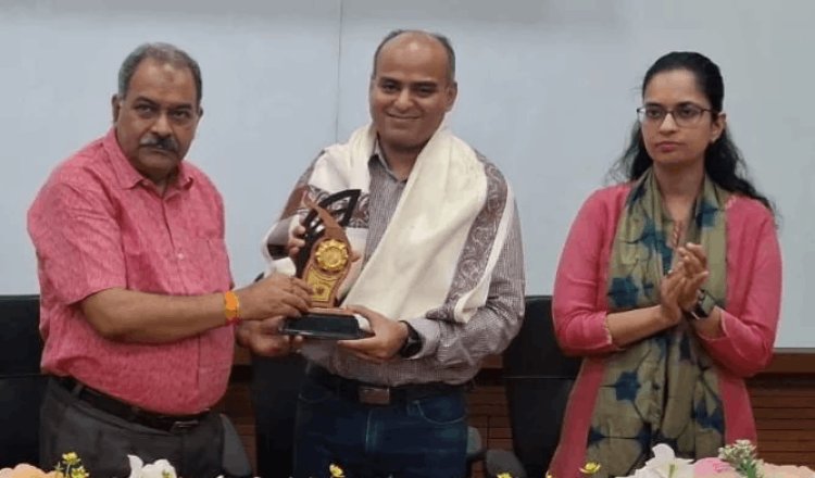 BIT सिंदरी में UPSC का मंत्र: IAS कर्ण सत्यार्थी बोले—सिर्फ पढ़ाई नहीं, व्यक्तित्व विकास से मिलती है सफलता