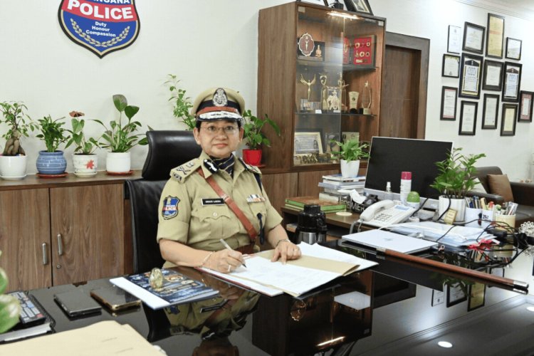 रांची की बेटी IPS अफसर स्वाति लकड़ा ने रचा इतिहास: देश की पहली ST महिला DG बनीं, तेलंगाना SPF की संभाली कमान