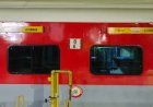 गंगा-दामोदर एक्सप्रेस के AC कोच में ‘सीक्रेट बंकर’! धनबाद RPF ने पकड़ी विदेशी बियर की खेप