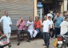 “VIP कल्चर से दूर, पान दुकान पर दोस्तों संग दिखे चतरा सांसद काली बाबू… सादगी ने फिर जीता लोगों का दिल”