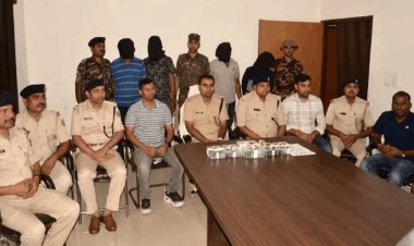 धनबाद: झरिया में हथियारों के साथ 4 अपराधी गिरफ्तार, पुलिस ने फायरिंग-रंगदारी की बड़ी साजिश नाकाम की