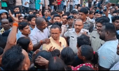 धनबाद: युवक की हत्या के बाद धनसार में उबाल, छह घंटे तक सड़क जाम; पुलिस और प्रदर्शनकारियों में झड़प