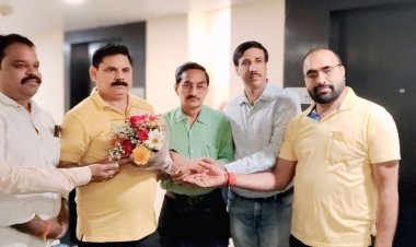 धनबाद: केंद्रीय कोयला राज्य मंत्री सतीश चंद्र दुबे से मिला AIDEOA प्रतिनिधिमंडल, कैरियर ग्रोथ व पदोन्नति नीति की मांग