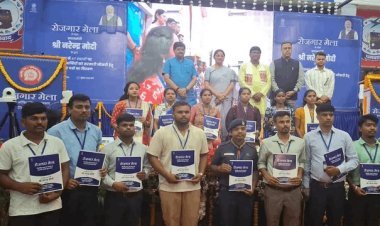 धनबाद में रोजगार की बड़ी सौगात! 76 युवाओं को मिला नियुक्ति पत्र, पीएम मोदी ने VC से बढ़ाया हौसला