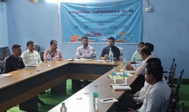 धनबाद DC का बड़ा एक्शन: गोविंदपुर अंचल कार्यालय में गड़बड़ी पर वेतन रोकने का आदेश