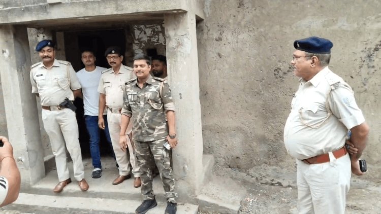 धनबाद: गैगस्टर प्रिंस खान पर शिकंजा,वासेपुर के घर की कुर्की-जप्ती, पाकिस्तान में छिपे होने का दावा