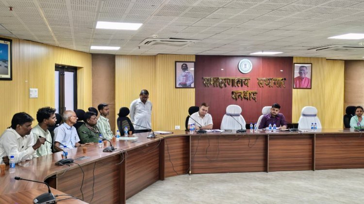 धनबाद में खराब रिजल्ट पर डीसी सख्त! 12 स्कूलों के प्रिंसिपलों को लगाई फटकार, शिक्षकों पर कार्रवाई की चेतावनी