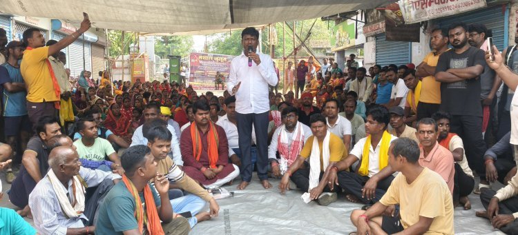 धनबाद: हरिणा में बिजली संकट पर BCCL के खिलाफ उग्र आंदोलन,MLA शत्रुघ्न महतो के हस्तक्षेप के बाद बनी बात