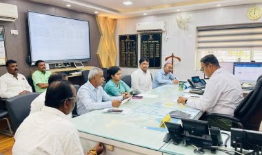 झरिया की जनसमस्याओं पर विधायक रागिनी सिंह का रेलवे पर दबाव, 16 गांवों के मुद्दे लेकर पहुंचीं डीआरएम के पास