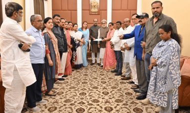 TMC में सबसे बड़ी बगावत! 20 सांसदों ने छोड़ा ममता का साथ, NDA के समर्थन के साथ नई पार्टी में विलय का ऐलान