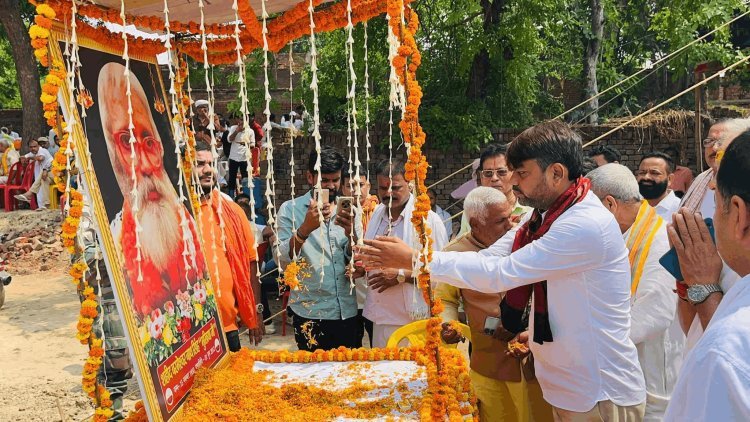बरमेश्वर मुखिया की पुण्यतिथि में आरा पहुंचे धनबाद मेयर संजीव सिंह,  कोयलांचल की राजनीति में नई चर्चाएं शुरु