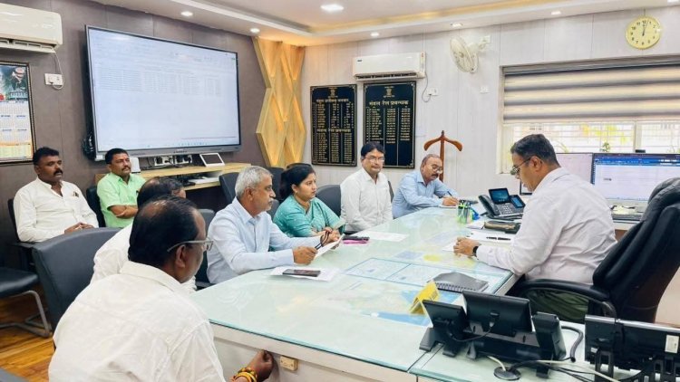 झरिया की जनसमस्याओं पर विधायक रागिनी सिंह का रेलवे पर दबाव, 16 गांवों के मुद्दे लेकर पहुंचीं डीआरएम के पास