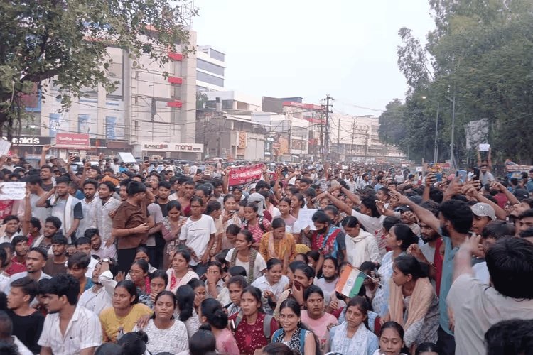 बिहार: ‘जेल का ताला टूटेगा, रौशन सर छूटेगा’... पटना की सड़कों पर छात्रों का उबाल, खान सर के खिलाफ लगे नारे