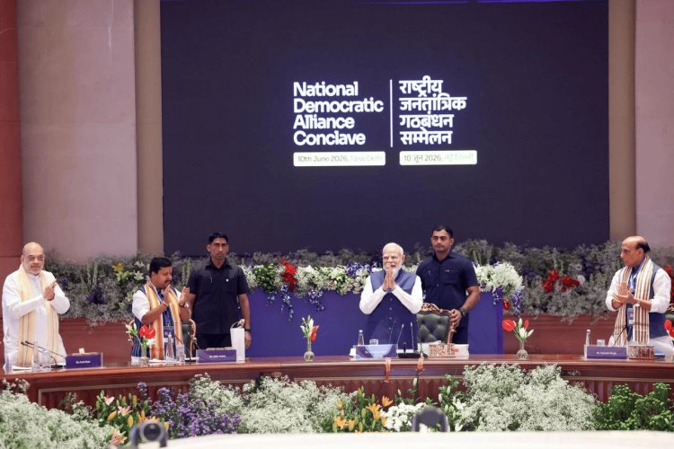 PM मोदी का कांग्रेस पर बड़ा हमला: ‘हिंदू ग्रोथ रेट’ नहीं, ‘कांग्रेस ग्रोथ रेट’ था देश की सुस्ती का कारण