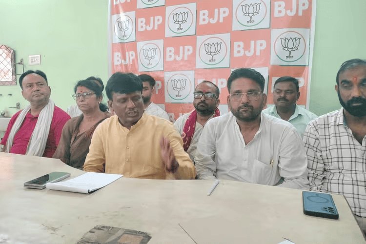 धनबाद में सरकार और प्रशासन के संरक्षण में हो रहा है कोयला चोरी व अवैध खनन: शत्रुघ्न महतो