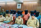 जामताड़ा में साइबर गैंग पर पुलिस का बड़ा प्रहार! 9 ठग गिरफ्तार, 27 मोबाइल-39 सिम और टैब बरामद