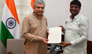 धनबाद को रेल का बड़ा तोहफा दिलाने की कोशिश, रेलमंत्री के सामने सांसद ढुलू महतो ने रखीं 10 बड़ी मांगें