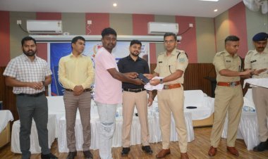 Mission Amanat: 505 लोगों की लौटी मुस्कान, धनबाद पुलिस ने लौटाए गुम और चोरी हुए मोबाइल