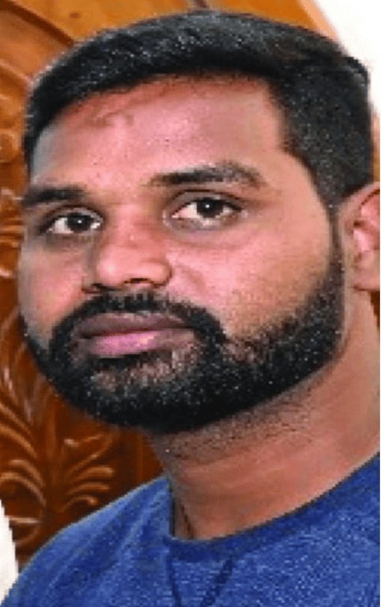 DD Bar Murder: पुलिस को चकमा देकर कोर्ट पहुंचा ₹2 लाख का इनामी विश्वनाथ मंडल, जमशेदपुर कोर्ट में किया सरेंडर
