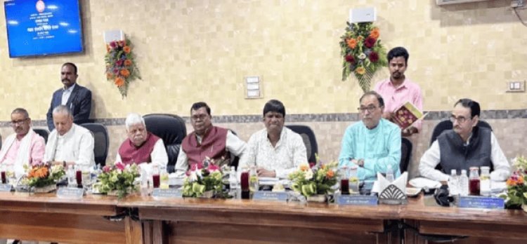 रेलवे में धनबाद की फिर अनदेखी! मेगा कोचिंग टर्मिनल योजना से बाहर, सांसद ढुलू महतो ने उठाई रेलवे जोन की मांग