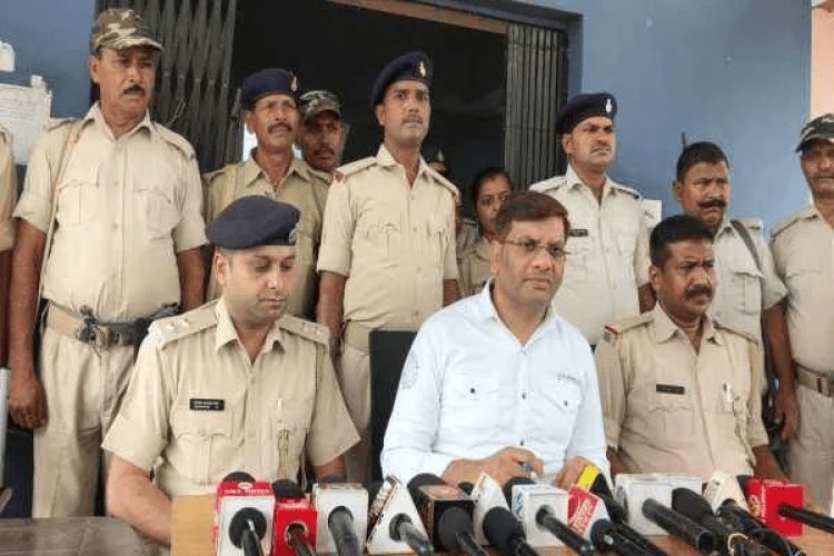गिरिडीह में 50 लाख की नकली विदेशी शराब फैक्ट्री का भंडाफोड़, 350 पेटी फर्जी शराब जब्त