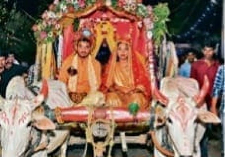 बोकारो में अनोखी बरात ने जीता लोगों का दिल, बैलगाड़ी पर दुल्हन लाकर जनार्दन ने दिया सादगी और बिना दहेज शादी का संदेश