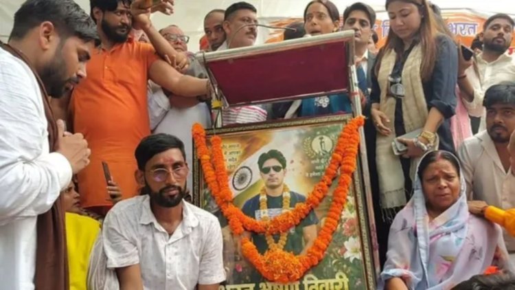 दिल्ली के जंतर-मंतर पर गूंजा 'भरत को न्याय दो', कथित एनकाउंटर मामले की CBI जांच की मांग तेज