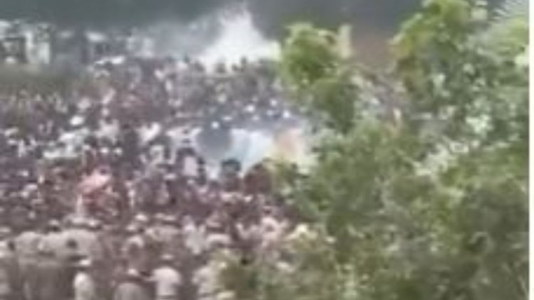 जंतर-मंतर से संसद तक हंगामा: CJP समर्थकों पर लाठीचार्ज, आंसू गैस के बीच पुलिस ने खाली कराया प्रदर्शन स्थल