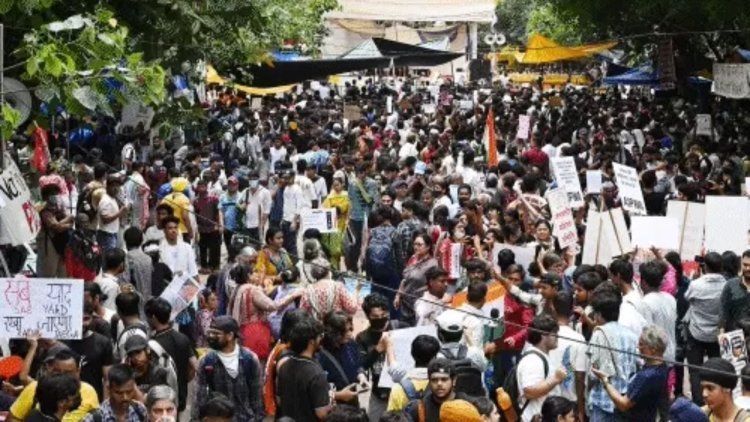 NEET आंदोलन पर बढ़ा सियासी संकट, CJP ने सरकार को दिया खुली बातचीत का प्रस्ताव; जंतर-मंतर पर झड़प