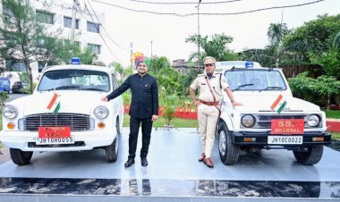 धनबाद में फिर दिखा डीसी-एसएसपी का पुराना रुतबा, एंबेसडर-जिप्सी बनी प्रशासनिक विरासत