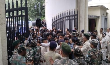 JSSC CGL रद्द करने के फैसले के खिलाफ प्रोजेक्ट भवन में अभ्यर्थियों का हंगामा, बैरिकेडिंग तोड़ सचिवालय में घुसे
