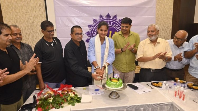 धनबाद की बेटी अनंदिता किशोर का डीसीए ने किया भव्य सम्मान, बोलीं- 'आज मैं जो भी हूं, डीसीए की बदौलत हूं'