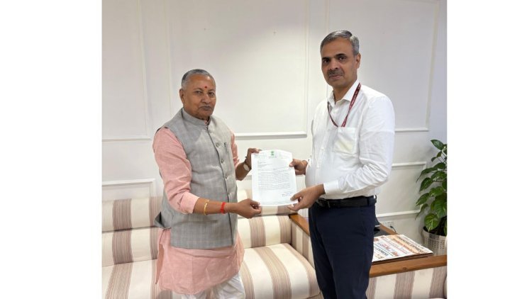 चतरा में जलजमाव से मिलेगी राहत! ड्रेनेज सिस्टम के लिए सांसद कालीचरण सिंह ने दिल्ली में की बड़ी पहल
