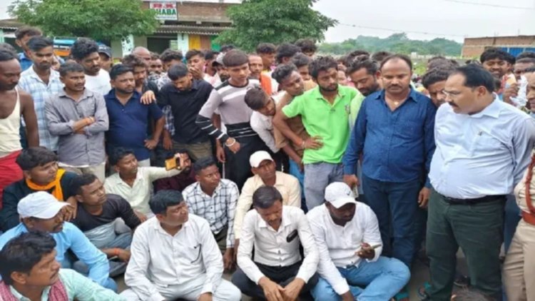 बोकारो में दर्दनाक हादसा: 4 युवकों की मौत, मुआवजे के लिए 9 घंटे सड़क जाम