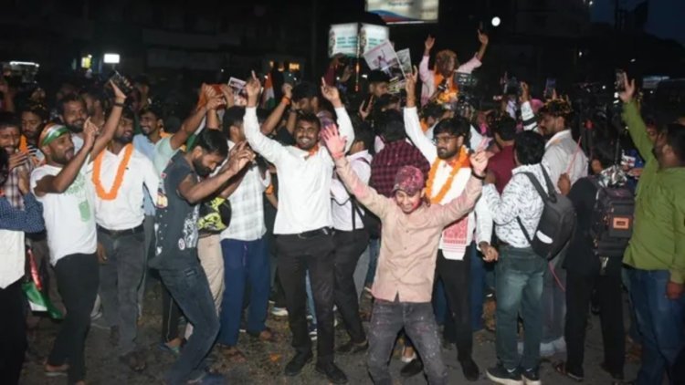 26 दिन का संघर्ष, जश्न की आभार यात्रा: रांची में झूमे हजारों छात्र, CM हेमंत को कहा धन्यवाद; 60 दिन का अल्टीमेटम