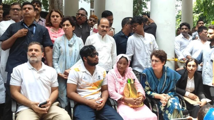 जंतर-मंतर पैलेट गन मामला: राहुल गांधी के धरने के बाद दिल्ली पुलिस ने दर्ज की FIR, अज्ञात के खिलाफ केस