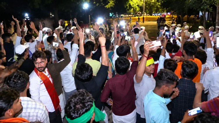 नई दिल्ली: जंतर-मंतर पर आरक्षण के खिलाफ हुंकार, उमड़ी भारी भीड़; RAF के साथ पुलिस का एक्शन, कई हिरासत में