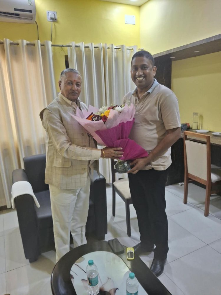 धनबाद: सांसद कालीचरण सिंह से मिले मनी महतो, विकास और सामाजिक मुद्दों पर हुई अहम चर्चा