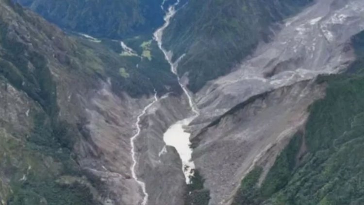 नेपाल में 469 मौतों के बाद फिर मंडराया जलप्रलय का खतरा, तिब्बत में झील फटी; गांव खाली कराने का अलर्ट