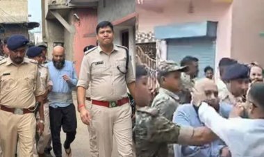 वासेपुर में प्रिंस खान के भाई बंटी की पुलिस परेड, भीड़ में युवक ने मारा थप्पड़