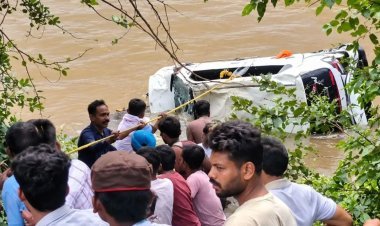 उज्जैन से बगलामुखी मंदिर जा रही कार नाले में बही, ओडिशा के 7 श्रद्धालु की मौत