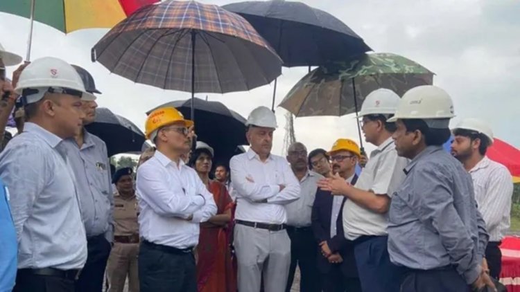 धनबाद: PM के सलाहकार तरुण कपूर का धनबाद दौरा, 500 मीटर नीचे उतरकर देखा मुनीडीह CBM प्रोजेक्ट