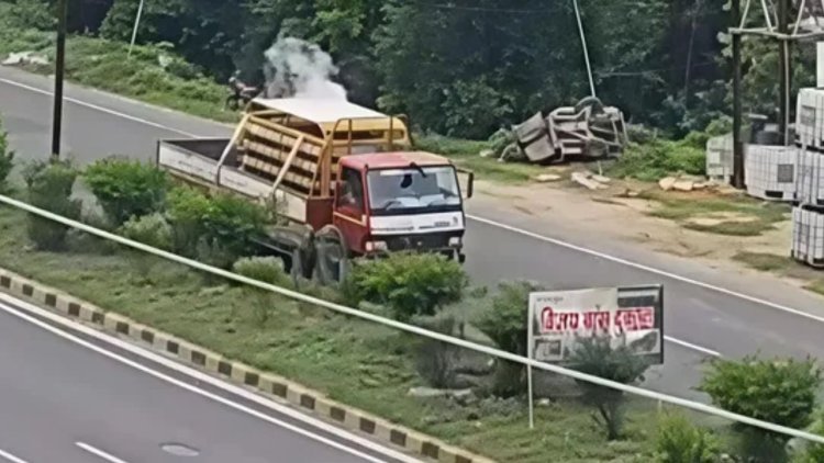 ‍‍Bihar: मुजफ्फरपुर NH-57 पर CNG ट्रक से गैस लीक, ड्राइवर-खलासी ने कूदकर बचाई जान; एक घंटे थमा ट्रैफिक
