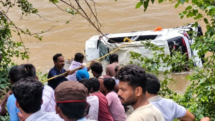 उज्जैन से बगलामुखी मंदिर जा रही कार नाले में बही, ओडिशा के 7 श्रद्धालु की मौत