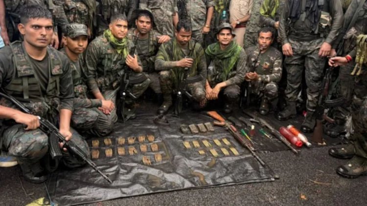 जमशेदपुर में नक्सलियों पर बड़ा वार! पहाड़ से AK-47, इंसास और 232 गोलियां बरामद